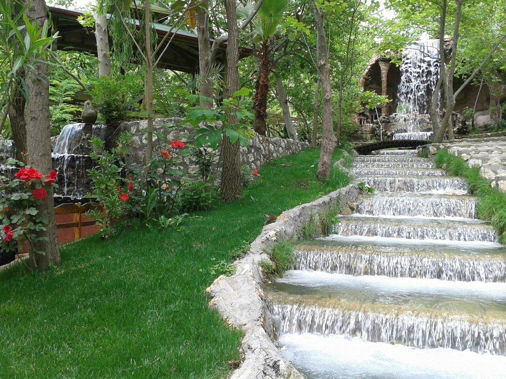 Yaka Park Şelalesi